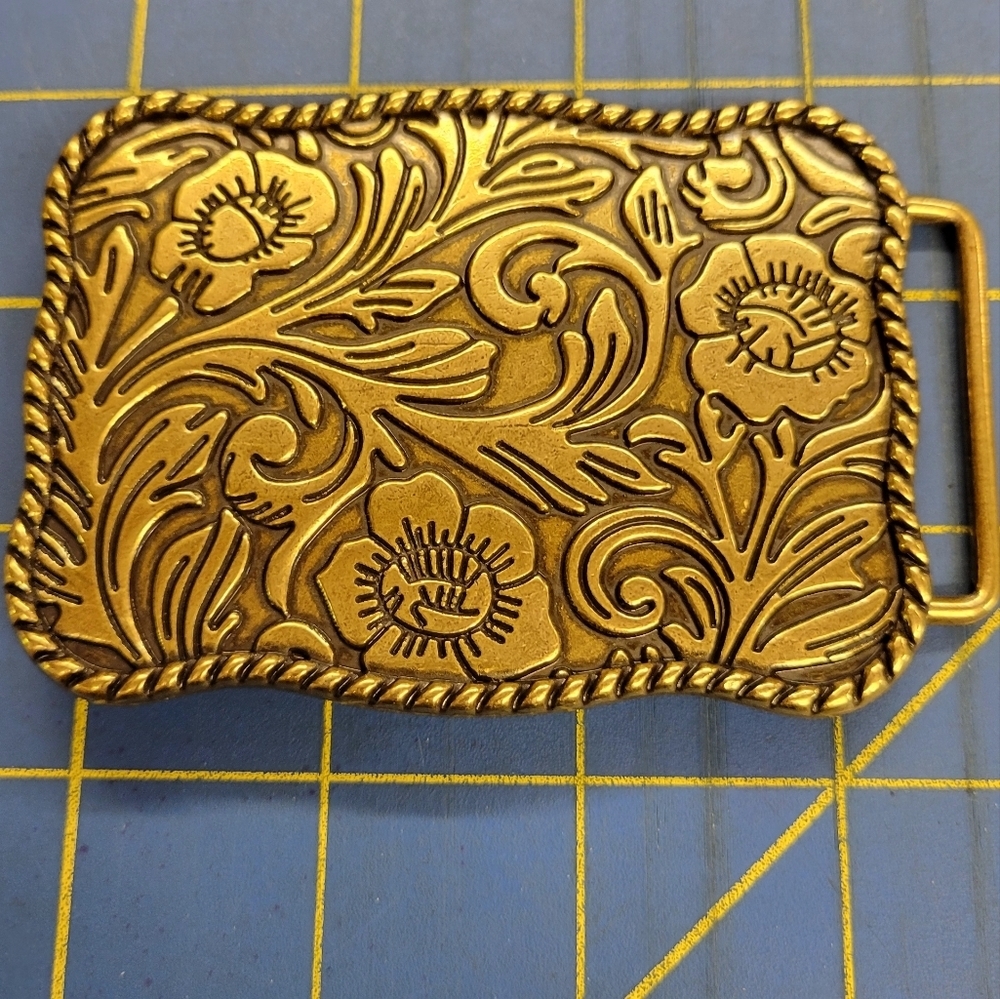 Western Buckle Unisex Brand New Gold Tone